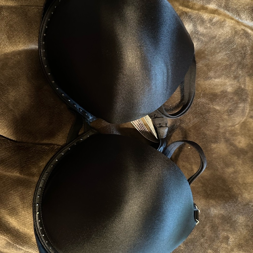 New Victoria’s Secret very sexy push-up Black Bra bling 40D